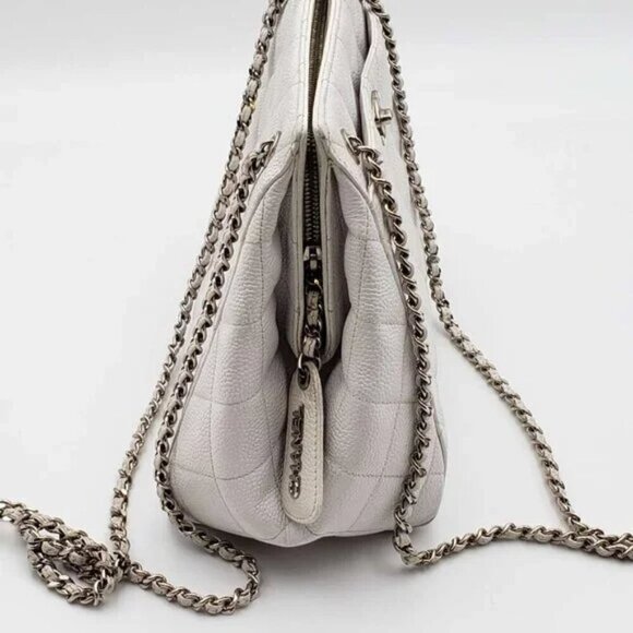 CHANEL Quilted Matelasse CC Logo Caviar Skin Chain Shoulder Bag - Picture 6 of 16